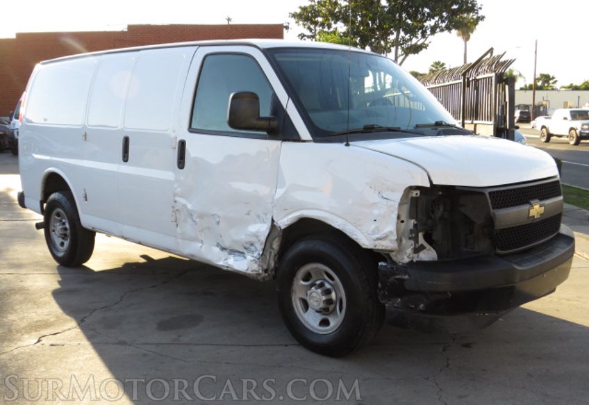 2017 Chevrolet Express Cargo Van - Image 4