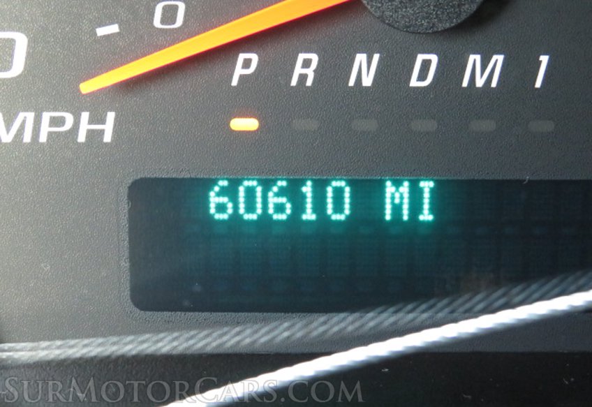 2017 Chevrolet Express Cargo Van - Image 27