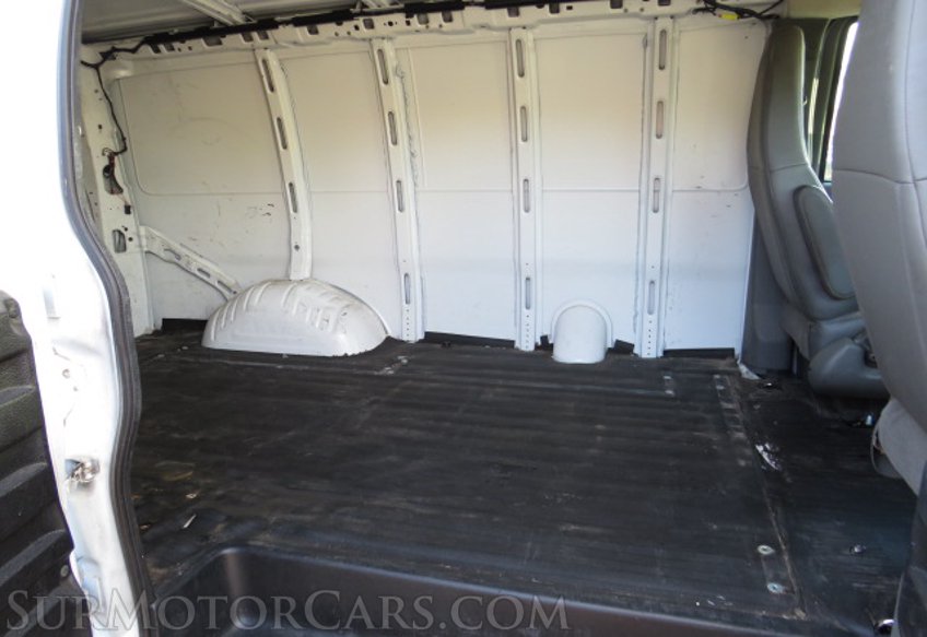 2017 Chevrolet Express Cargo Van - Image 17