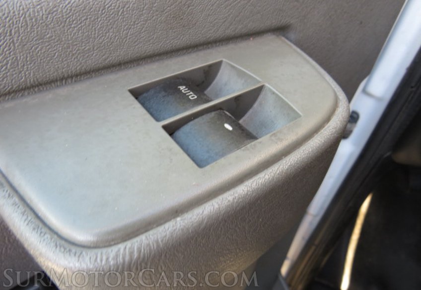 2017 Chevrolet Express Cargo Van - Image 33