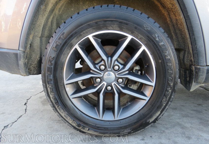 2017 Jeep Grand Cherokee - Image 19