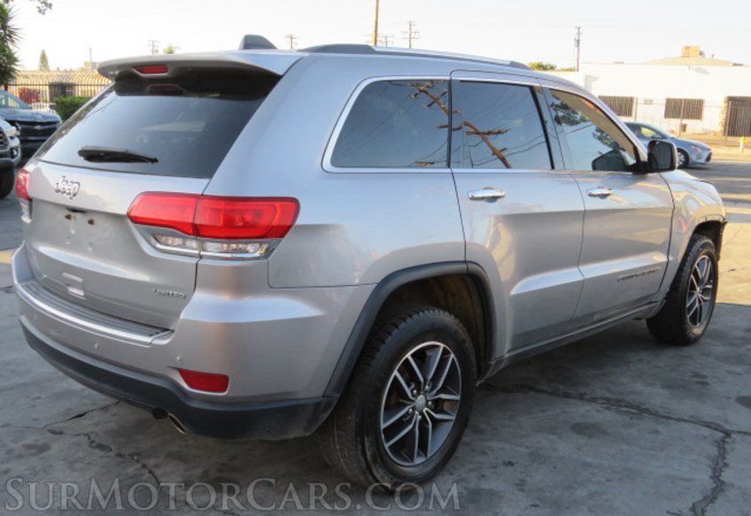 2017 Jeep Grand Cherokee - Image 10