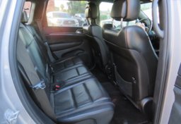 2017 Jeep Grand Cherokee - Image 29