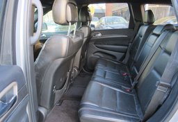 2017 Jeep Grand Cherokee - Image 30