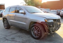 2017 Jeep Grand Cherokee - Image 3
