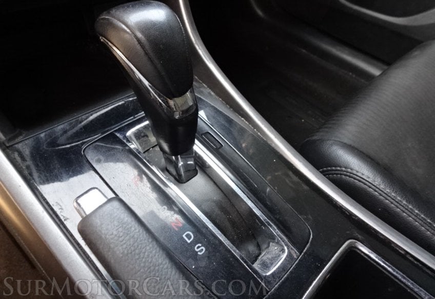 2017 Honda Accord Sedan - Image 35