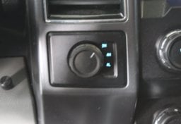 2020 Ford F-150 - Image 38