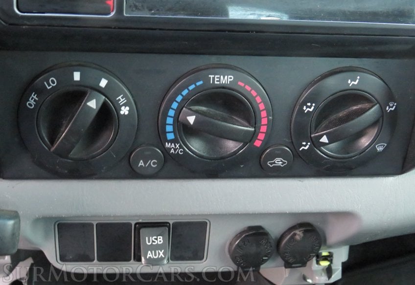 2015 Toyota Tacoma - Image 30