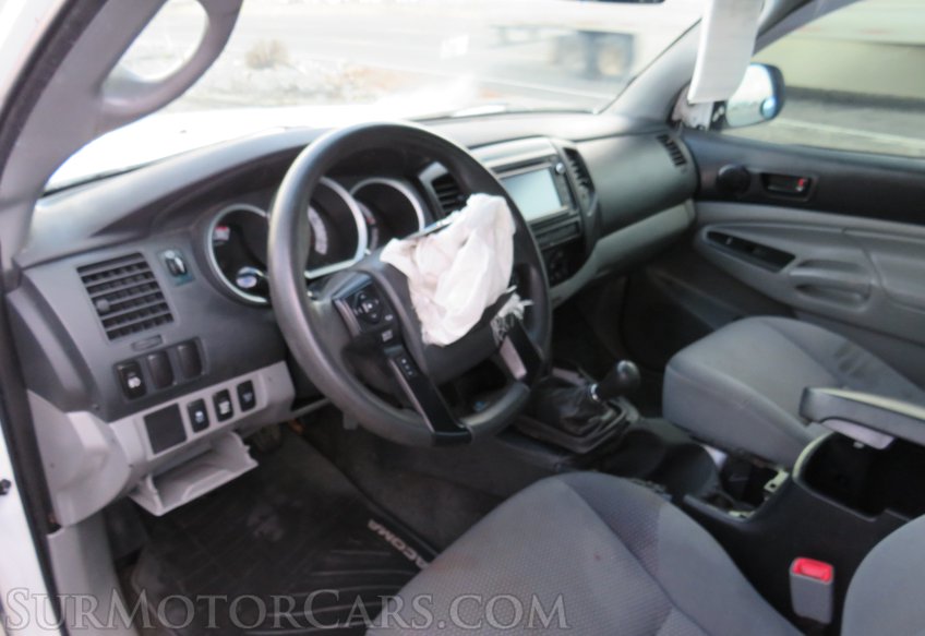 2015 Toyota Tacoma - Image 18