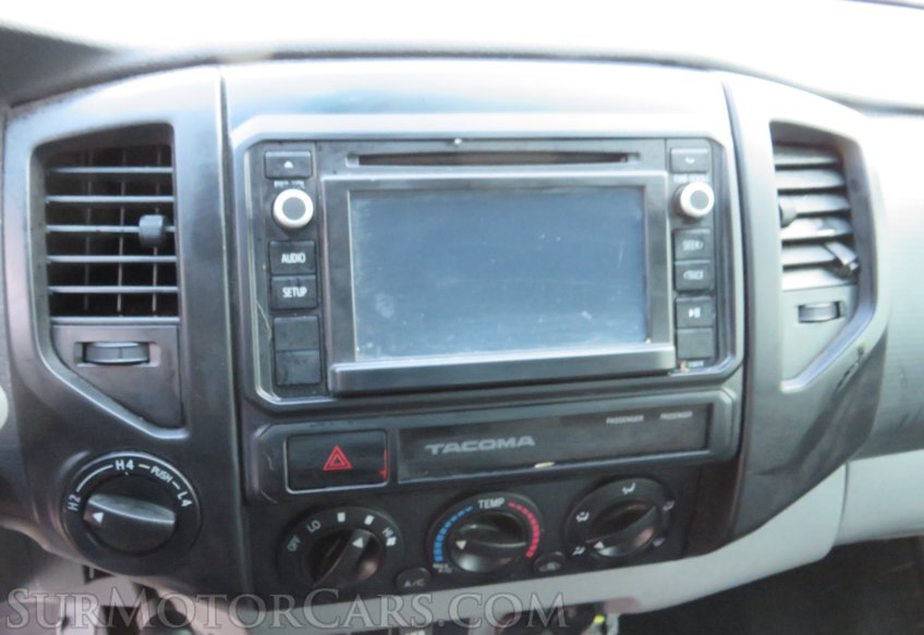 2015 Toyota Tacoma - Image 29