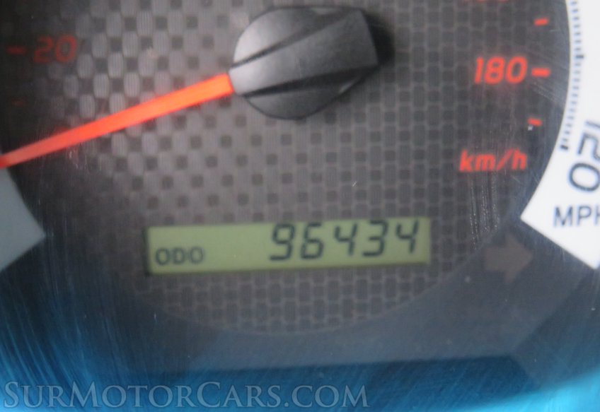 2015 Toyota Tacoma - Image 28