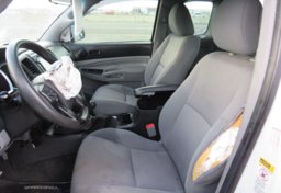 2015 Toyota Tacoma - Image 21