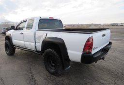 2015 Toyota Tacoma - Image 5