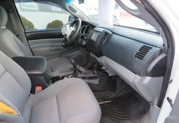 2015 Toyota Tacoma - Image 20