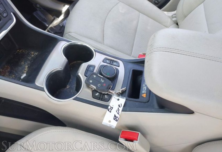 2020 GMC Terrain - Image 9