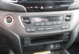 2022 Honda Ridgeline - Image 32