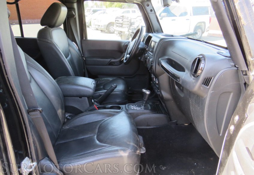 2015 Jeep Wrangler Unlimited - Image 23