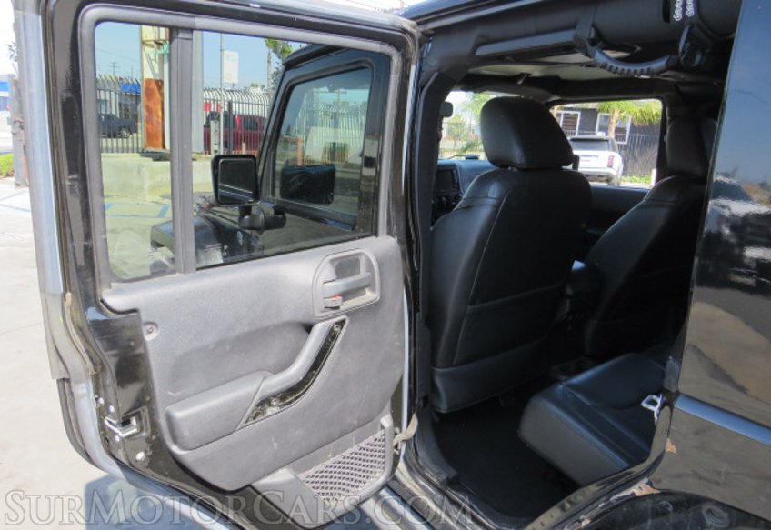 2015 Jeep Wrangler Unlimited - Image 20