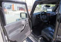 2015 Jeep Wrangler Unlimited - Image 18