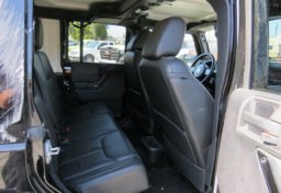 2015 Jeep Wrangler Unlimited - Image 29
