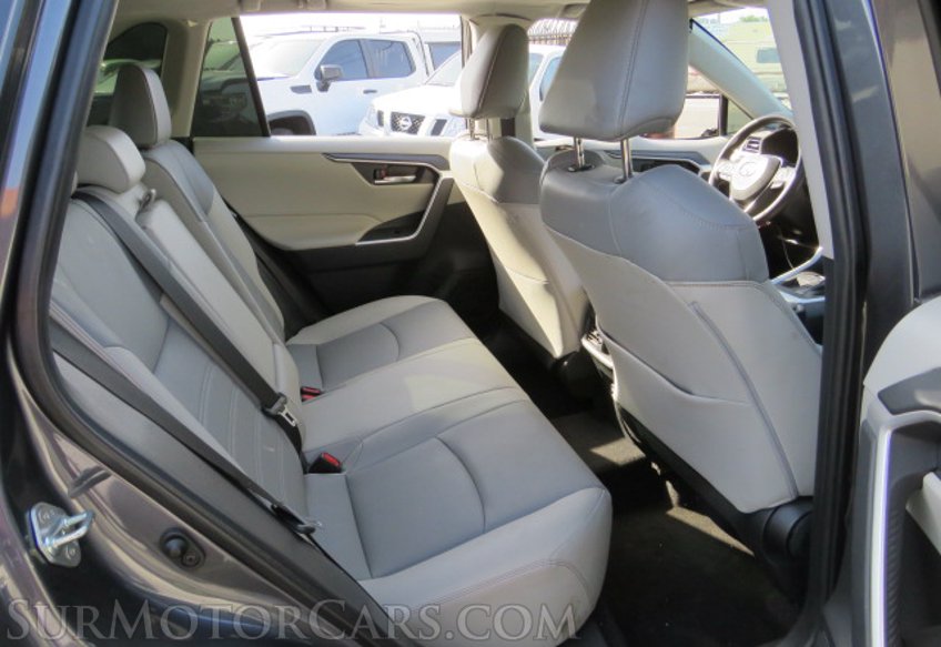 2020 Toyota RAV4 - Image 30