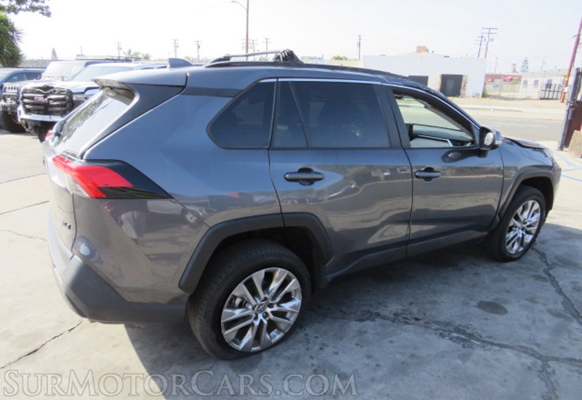 2020 Toyota RAV4 - Image 9