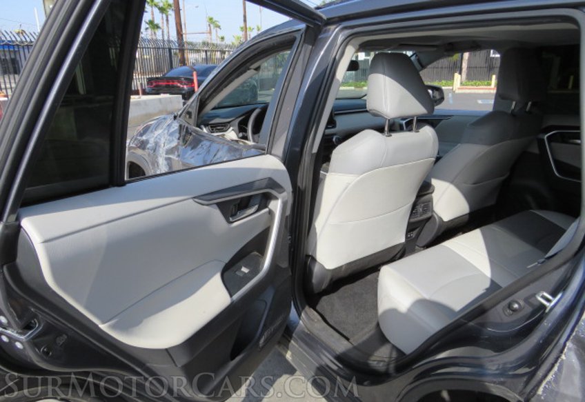 2020 Toyota RAV4 - Image 27