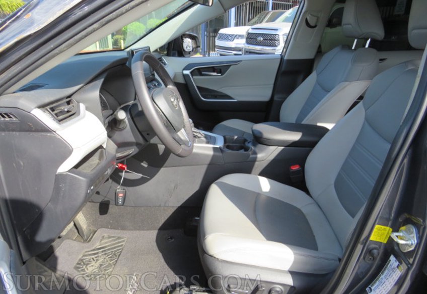 2020 Toyota RAV4 - Image 25