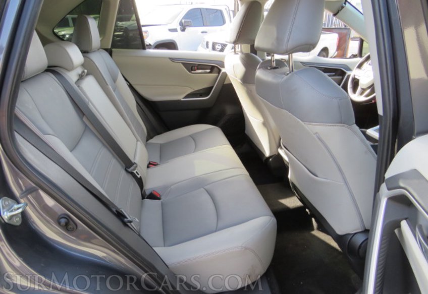 2020 Toyota RAV4 - Image 32