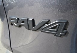 2020 Toyota RAV4 - Image 19