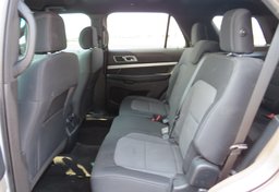 2016 Ford Explorer - Image 32