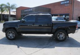 2012 Toyota Tacoma - Image 11