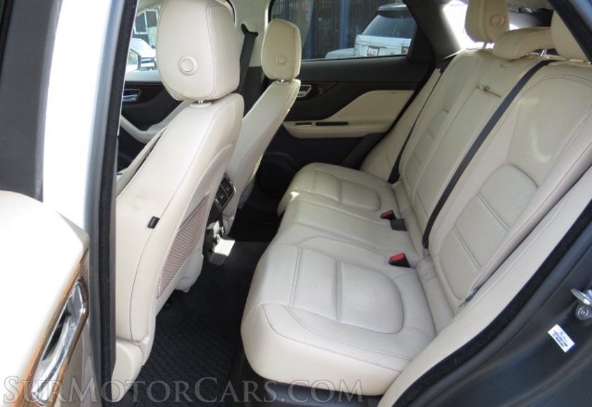 2018 Jaguar F-PACE - Image 32