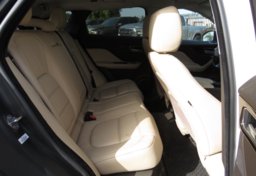 2018 Jaguar F-PACE - Image 31