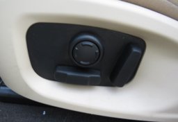 2018 Jaguar F-PACE - Image 38