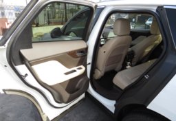 2018 Jaguar F-PACE - Image 24