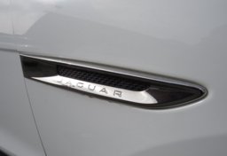 2018 Jaguar F-PACE - Image 19