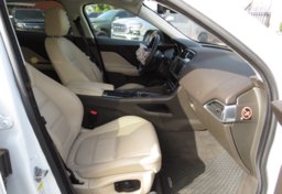 2018 Jaguar F-PACE - Image 27