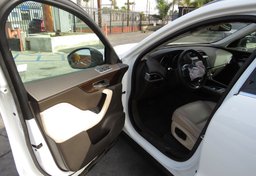 2018 Jaguar F-PACE - Image 22