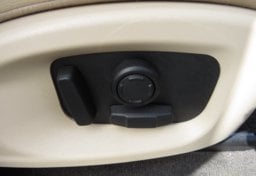 2018 Jaguar F-PACE - Image 39