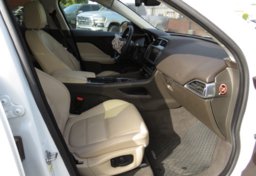 2018 Jaguar F-PACE - Image 29