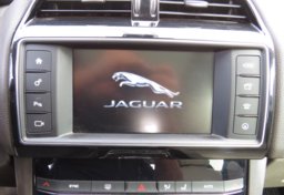 2018 Jaguar F-PACE - Image 42