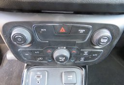 2021 Jeep Compass - Image 35