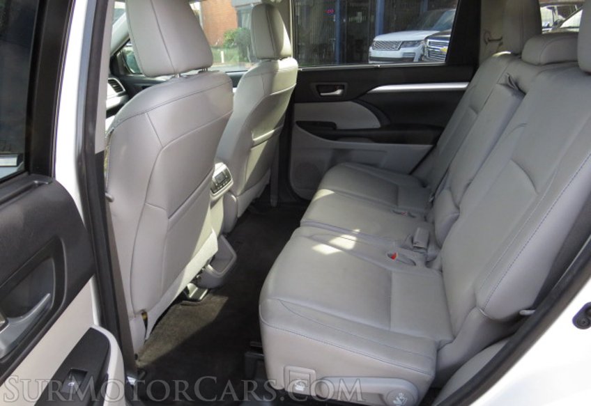 2015 Toyota Highlander - Image 32