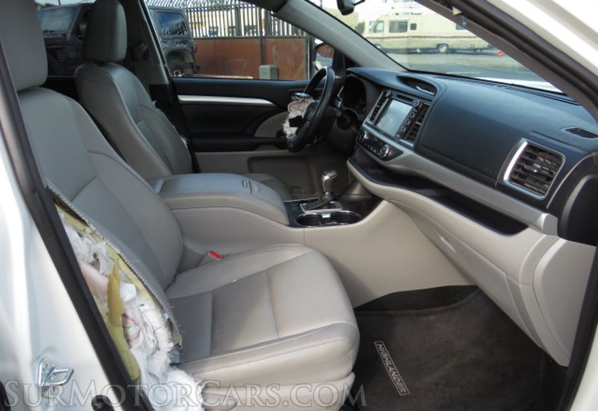 2015 Toyota Highlander - Image 29