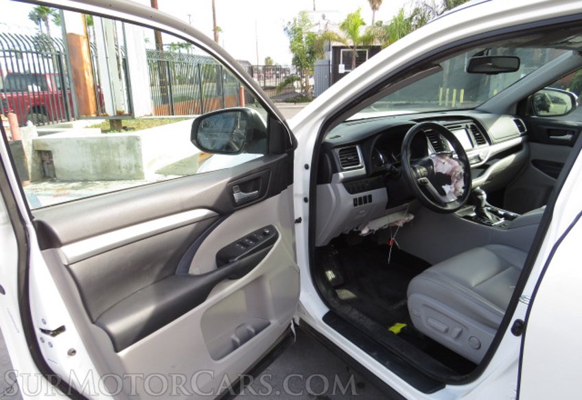 2015 Toyota Highlander - Image 22