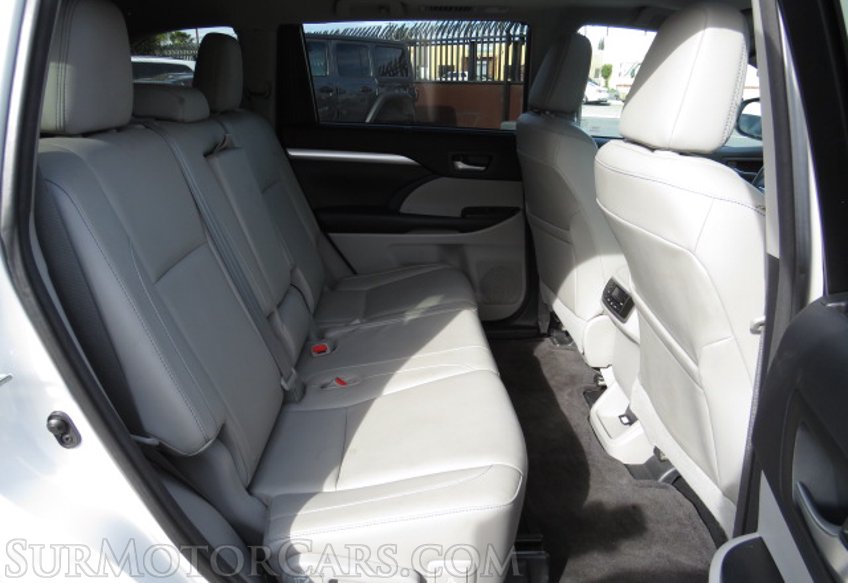 2015 Toyota Highlander - Image 31