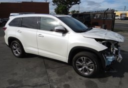 2015 Toyota Highlander - Image 2