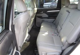 2015 Toyota Highlander - Image 30