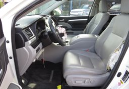 2015 Toyota Highlander - Image 26